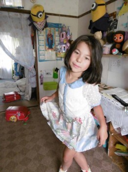 Эри  в  юбочке  собственного  пошива(из  старого кимоно)