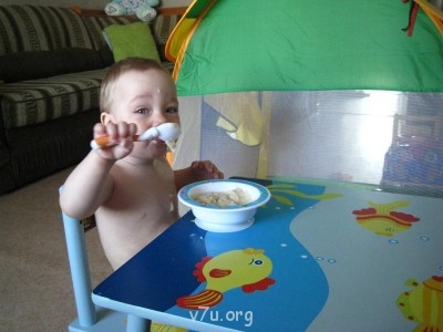 Вот у нас такой столик и стульчик. Сыну 1и4.