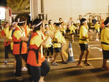 все движутся   поэтому  фото смазаны немного извините