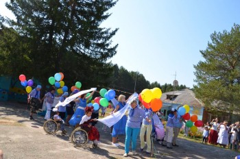 Солнечного настроения тем, кто ищет своих детей  - танец колясок 1.JPG