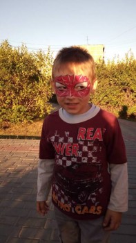 Солнечного настроения тем, кто ищет своих детей  - Леша в маске.jpg