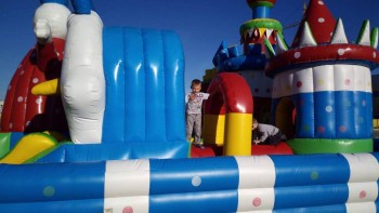 Солнечного настроения тем, кто ищет своих детей  - батут.jpg