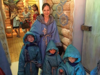 Солнечного настроения тем, кто ищет своих детей  - Снегурочка.jpg