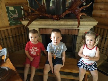 Солнечного настроения тем, кто ищет своих детей  - трое деток.jpg