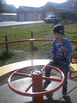 Солнечного настроения тем, кто ищет своих детей  - тема на карусели.jpg