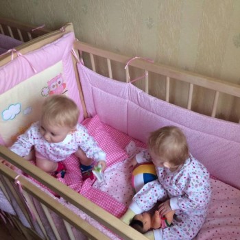 Солнечного настроения тем, кто ищет своих детей  - розовые девочки.jpg