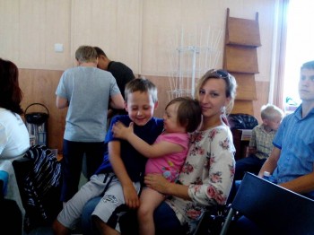 Солнечного настроения тем, кто ищет своих детей  - Надя с сыном и Викой.jpg