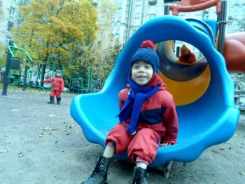 Солнечного настроения тем, кто ищет своих детей  - на пргулке1.jpg