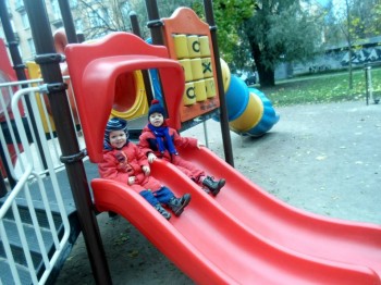 Солнечного настроения тем, кто ищет своих детей  - на прогулке.jpg