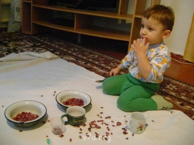 Здесь ему еще нет и 2-х лет