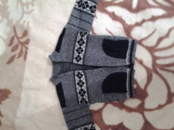 Теплая кофта на змейке. Примерно на рост 86.