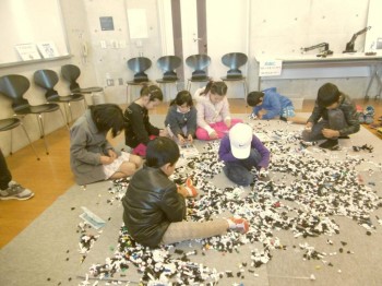 ВОТ  НАШЛА    тут без  маски  симпатичный  ребеныш