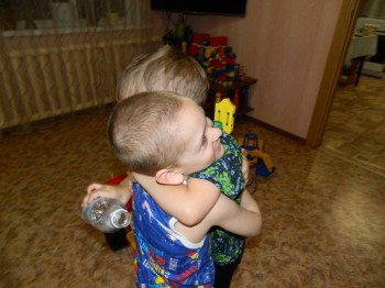 Солнечного настроения тем, кто ищет своих детей  - вдвоем 1.jpg