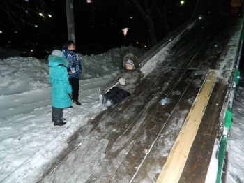 Солнечного настроения тем, кто ищет своих детей  - горка.jpg