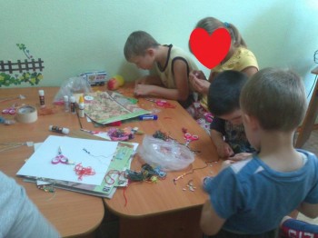 24.08.2014. Плетем браслеты дружбы.