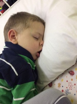 Очень нужны родители, готовые к сложностям в поведении...Сашка из Благовещенска..... - UsZtQAi9fvo.jpg