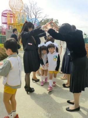 Двойняшки и их мамашки и папашки - getImage (1).jpg