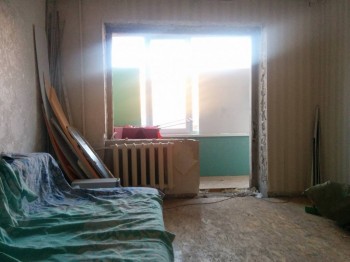 Вот так это выглядит сейчас. Ширина с батареей 60 см.