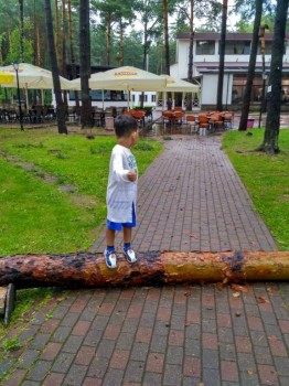 В моей кофте=)