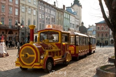 Летний отдых - thumb_Lvov_parovozik_ekskursii.jpg