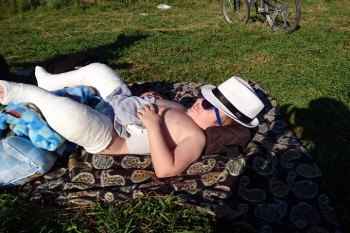 Я на солнышке лежу